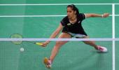 Saina crashes out in controversial circumstances