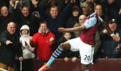 Benteke treble leads Villa rout of Sunderland