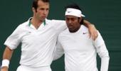 Paes-Stepanek lose in Montreal