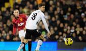 Rooney puts United 10 points clear, Chelsea lose