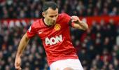 Giggs on target as Manchester United scent 20th league title