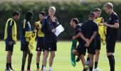 Wenger has few options to save Arsenal's season