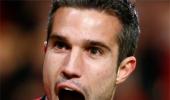 Van Persie shines again as Manchester United march on