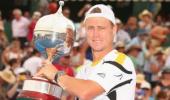 Hewitt beats del Potro to win Kooyong title