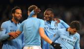 Pressure on City as United steam ahead in title race