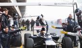Formula One mulls over minimum pitstop times
