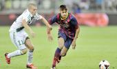 First Look: Neymar makes Barcelona debut!