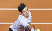 French Open: Federer scrapes past Simon