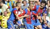 Veteran Phillips puts Palace back in Premier League