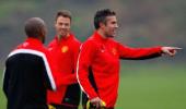 United's Van Persie, Vidic ruled out against Leverkusen