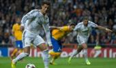 Ibrahimovic, Ronaldo shine as goals flow in Champions League