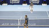 Federer beats Dimitrov, closes in on ATP Tour Finals berth