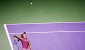 Li Earns hat-trick of wins against injured Azarenka