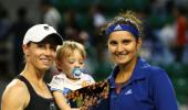 Sania-Black lift Pan Pacific Open doubles title