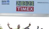 Kipsang smashes marathon world record in Berlin