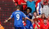 Liverpool stunned by Chelsea, City win to blow title race wide open