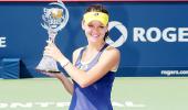 Radwanska strolls past 'on fire' Venus to win Rogers Cup