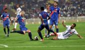 ISL: Mumbai down Kolkata to keep semis hopes alive