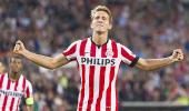 De Jong hat-trick helps PSV win seven-goal thriller against Feyenoord