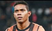 Brazilian striker Maicon killed in car accident