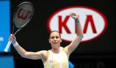 Pennetta into first quarter-final at Australian Open