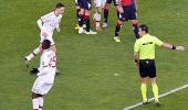 Balotelli fined for gesturing at Cagliari fans