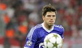 Bundesliga: Huntelaar helps Schalke ease past Hamburg