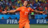 Netherlands down Chile to top Group B