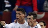 La Liga race tightens after Madrid derby draw, Barcelona win