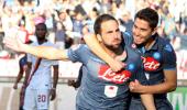 Serie A: Acrobatic Higuain goal sets up Napoli win over Roma