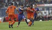 Anelka fires again as Mumbai City FC beat Delhi Dynamos