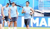 Friendlies: Suarez scores on international return; Donovan bids farewell