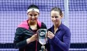 Sania-Cara pair clinches WTA Finals doubles title in Singapore