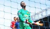 EPL PHOTOS: Clinical Everton blank jittery Man Utd