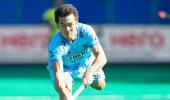 1st Hockey Test: Clinical India blank France