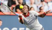 Flying Frenchman Monfils, Simon advance in Montreal