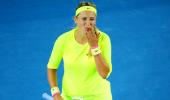 Azarenka makes loud statement at Melbourne Park