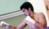 Court issues fresh notice to boxer Vijender for turning pro