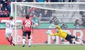 Bundesliga: Mueller sparkles as Bayern go 11 points clear