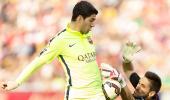 La Liga: Barca hot on Real's heels after Suarez shines