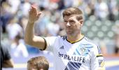 Gerrard to train with Liverpool...but rules out loan return