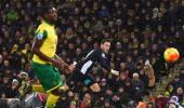 EPL PHOTOS: Norwich frustrate Arsenal; Spurs hold Chelsea