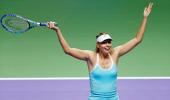 WTA Finals: Sharapova screams past Halep, Pennetta prevails