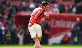 With EPL entering the business end, Ozil wants to play for the fans