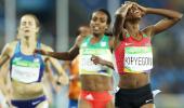 Kenyan Kipyegon shocks Dibaba to win 1,500m gold