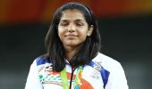 PM, Tendulkar, Dhoni hail Sakshi on her historic feat