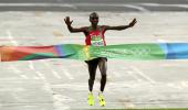 Kenya's Kipchoge triumphs in men's marathon