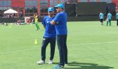 Kumble waxes lyrical about 'leader' MS Dhoni