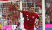 Bundesliga: Lewandowski treble as six-goal Bayern rout Werder