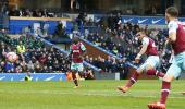 West Ham thrash Blackburn to reach FA Cup quarters